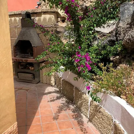 Cozy House In Tenerife Sur 펜션 *